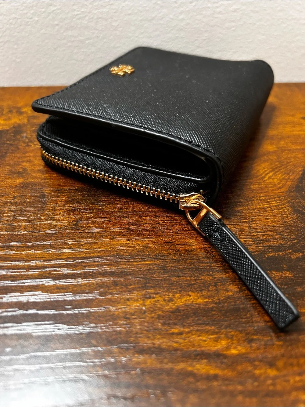 Tory Burch Emerson Black Saffiano Leather Small Wallet 3.5